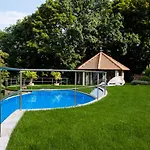 Via Lapis - Panoramablick Ueber - Garten - Pool - Sauna - Luxus * Dresden