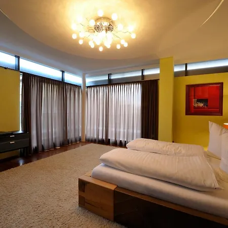 Via Lapis - Panoramablick Ueber - Garten - Pool - Sauna - Luxus Appartement Dresde