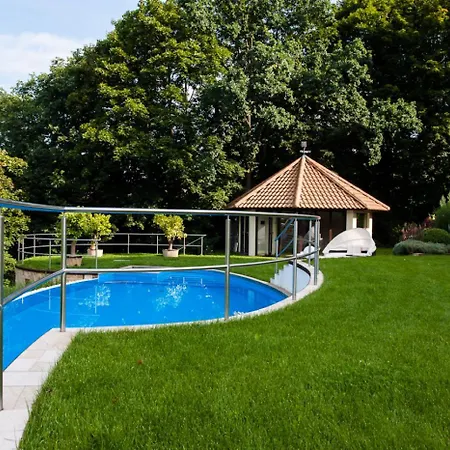 Via Lapis - Panoramablick Ueber - Garten - Pool - Sauna - Luxus * 德累斯顿